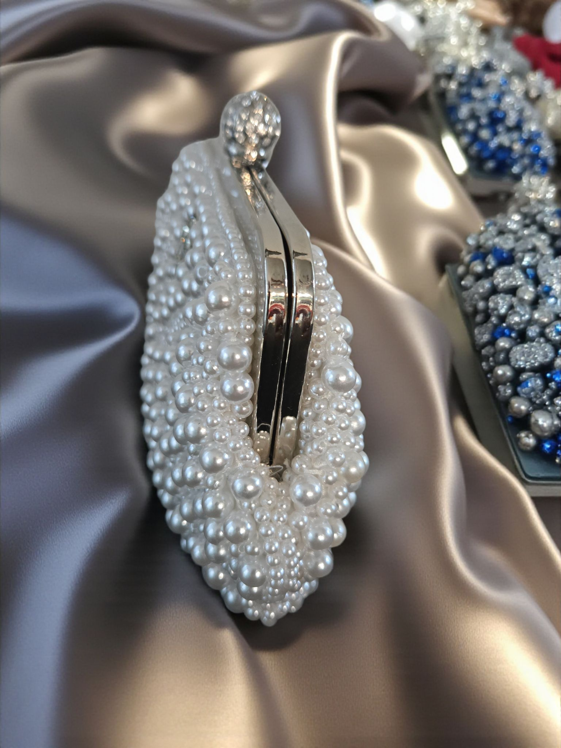 Pearl Scallop-Shaped Handbag – Luxury Bridal Evening Bag