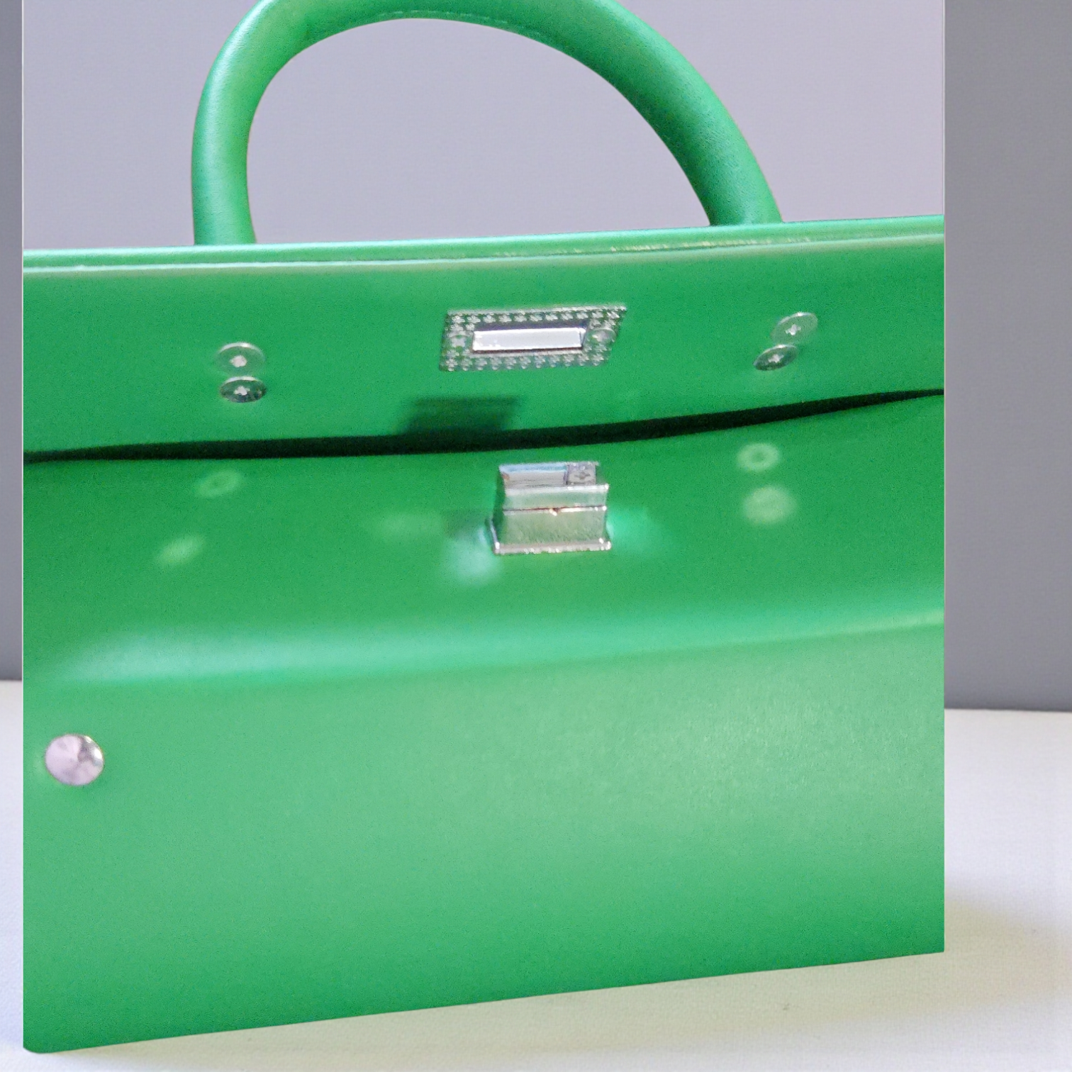 Emerald Box Top-Handle Handbag – Modern Structured Mini Purse