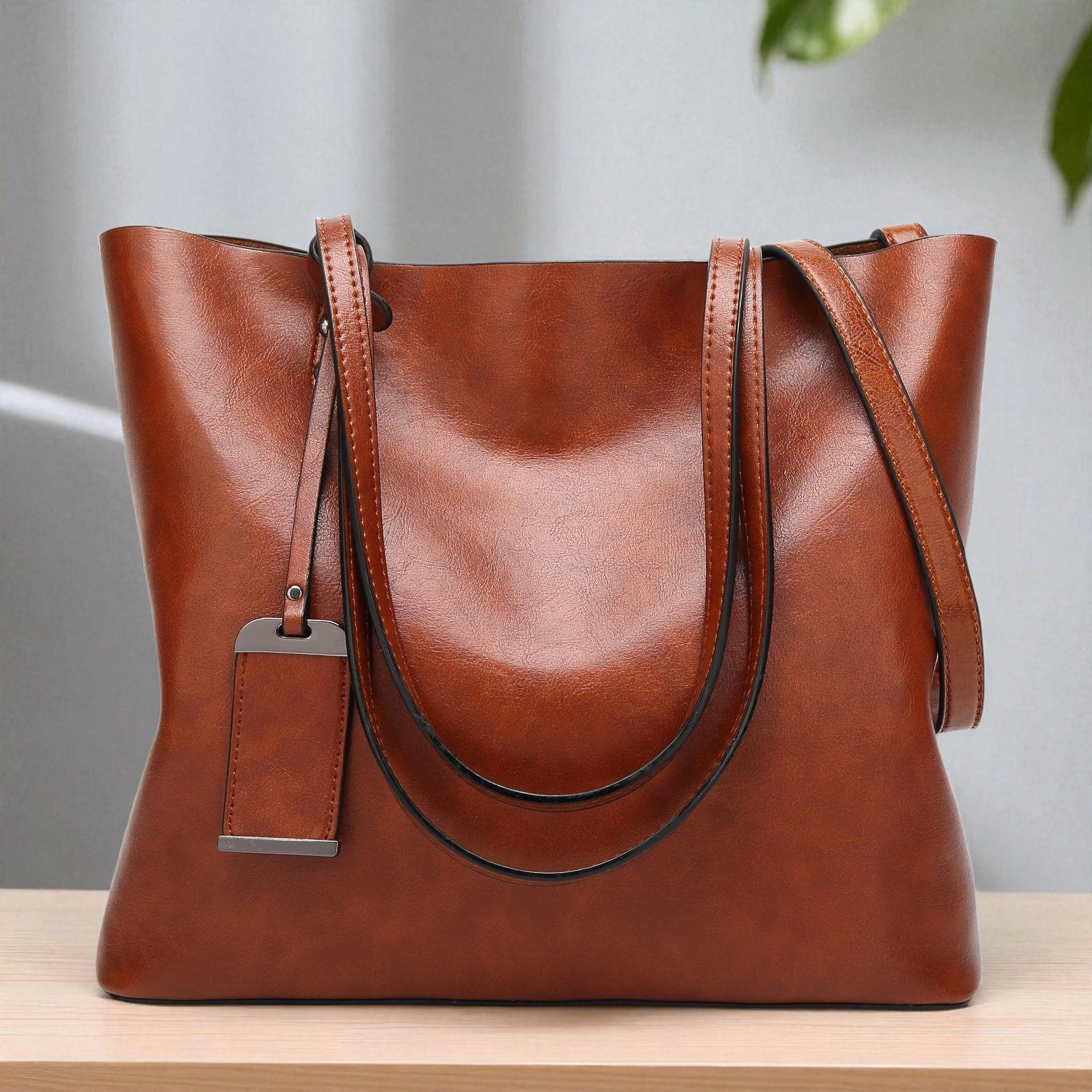 Urban Essential Leather Tote