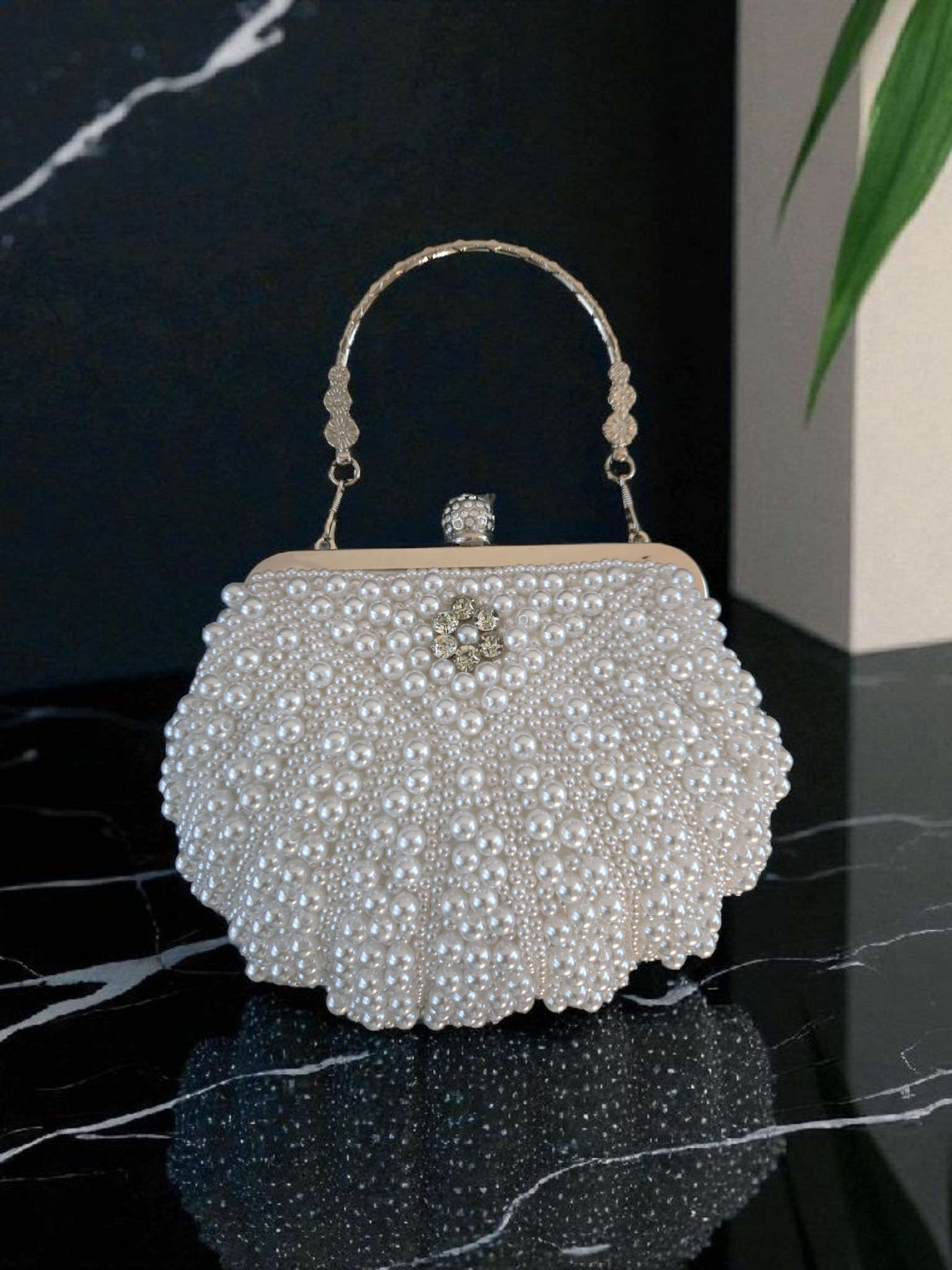 Pearl Scallop-Shaped Handbag – Luxury Bridal Evening Bag