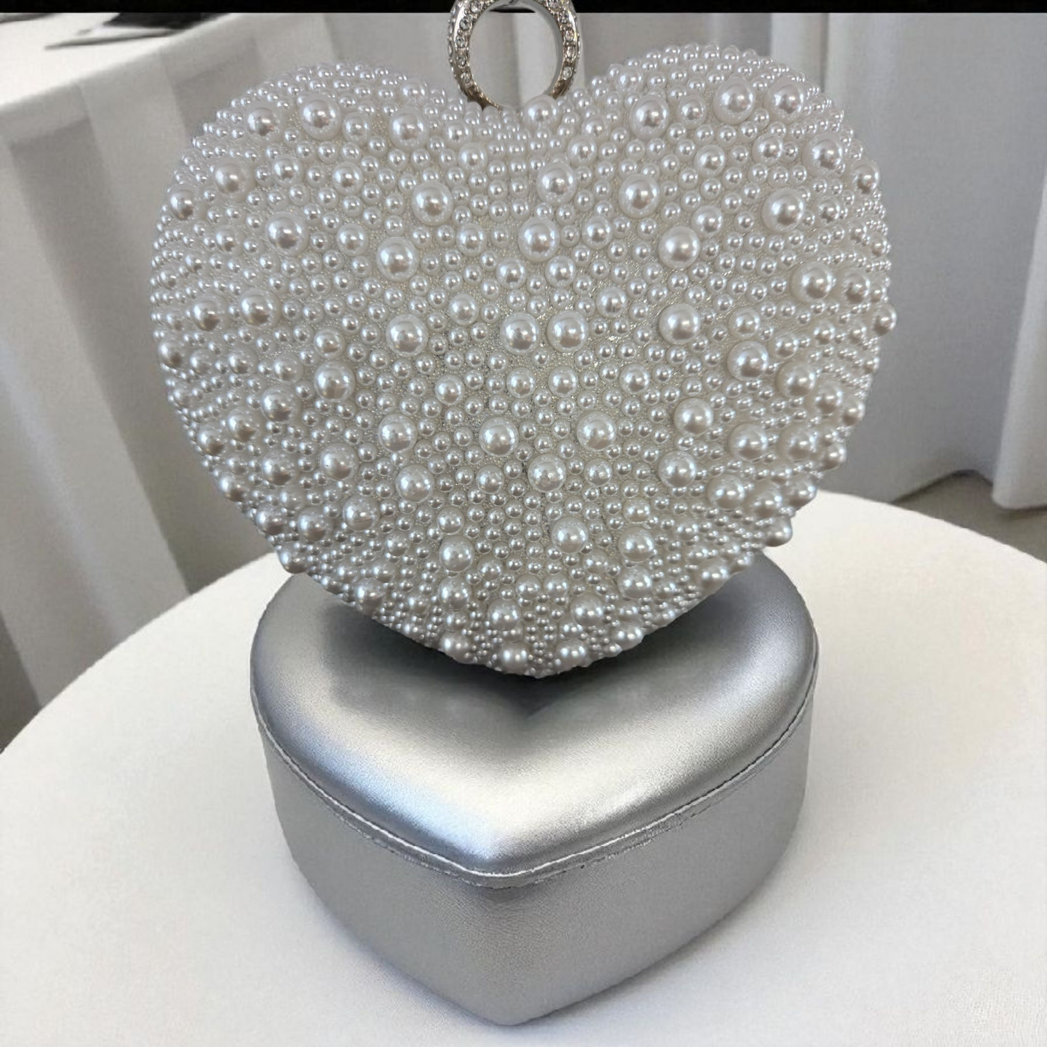 White Pearl Heart-Shaped Clutch – Elegant Bridal Handbag