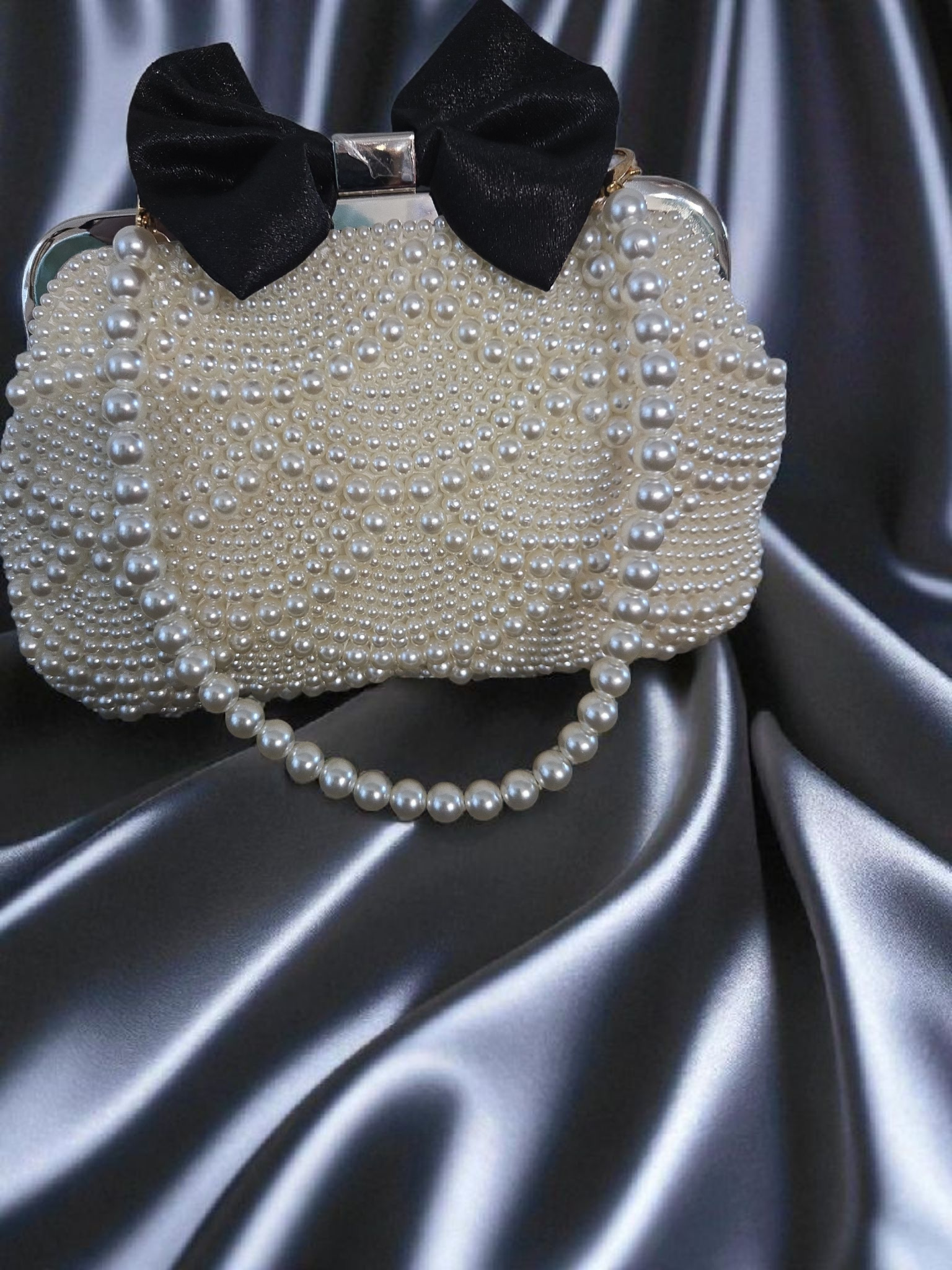 Pearl Beaded Handbag with Black Bow – Elegant Bridal Purse