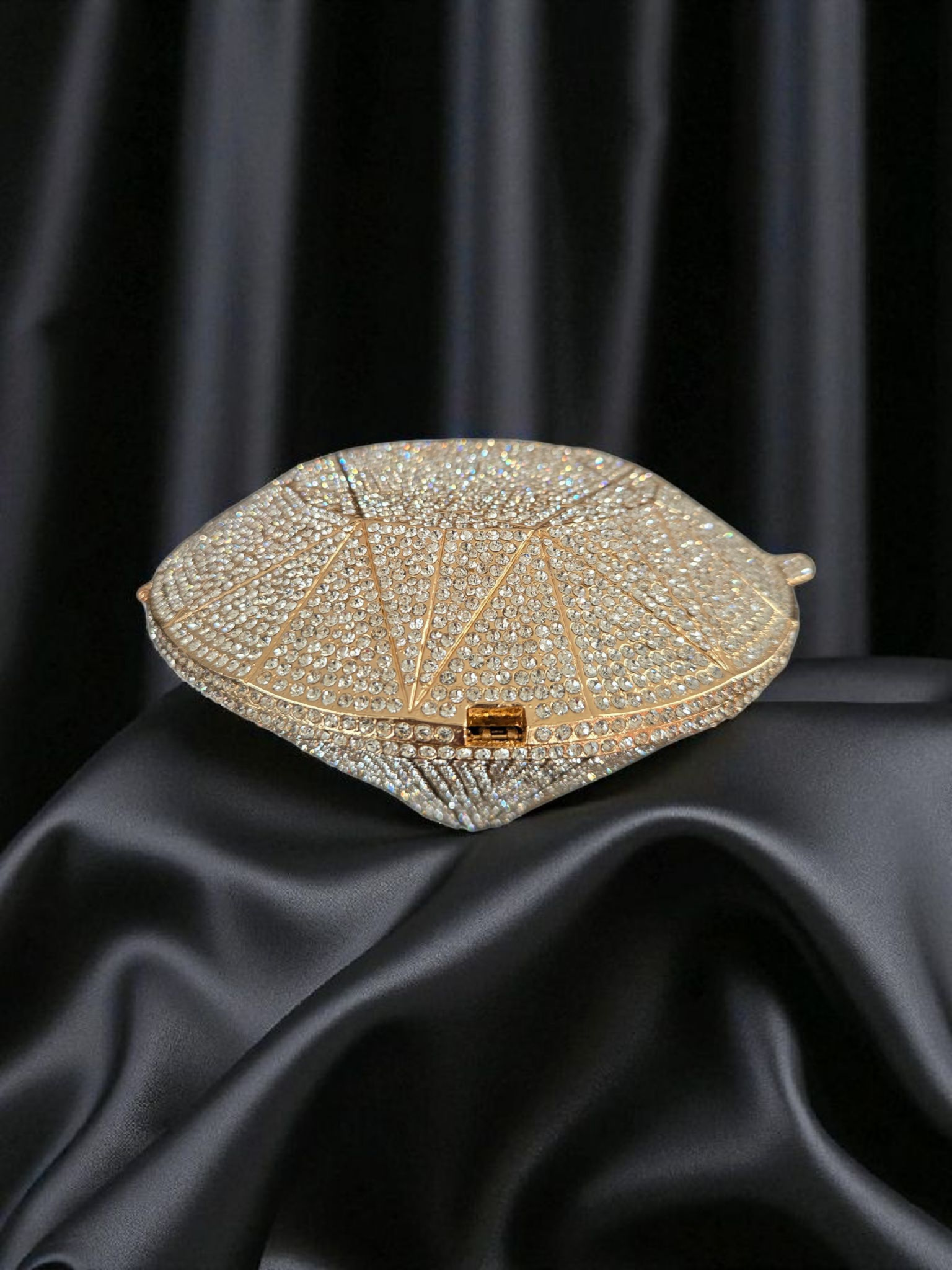 Diamond Cut Crystal Clutch – Luxury Round Rhinestone Evening Bag Silver/Gold