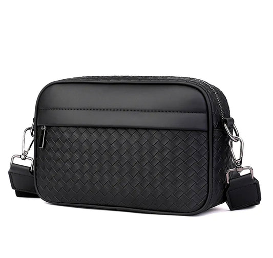 Men’s Woven Pattern Leather Crossbody Bag – Black Minimalist Design
