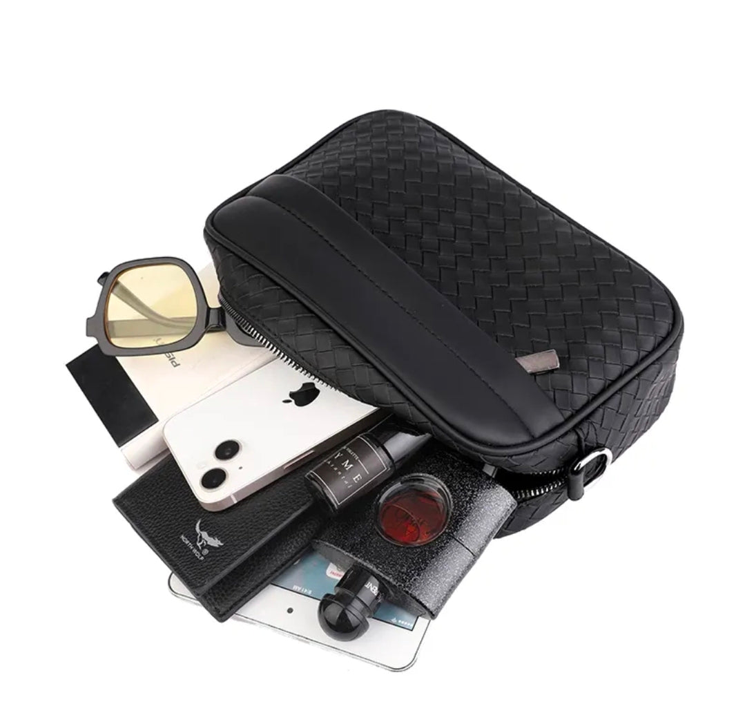 Men’s Woven Pattern Leather Crossbody Bag – Black Minimalist Design