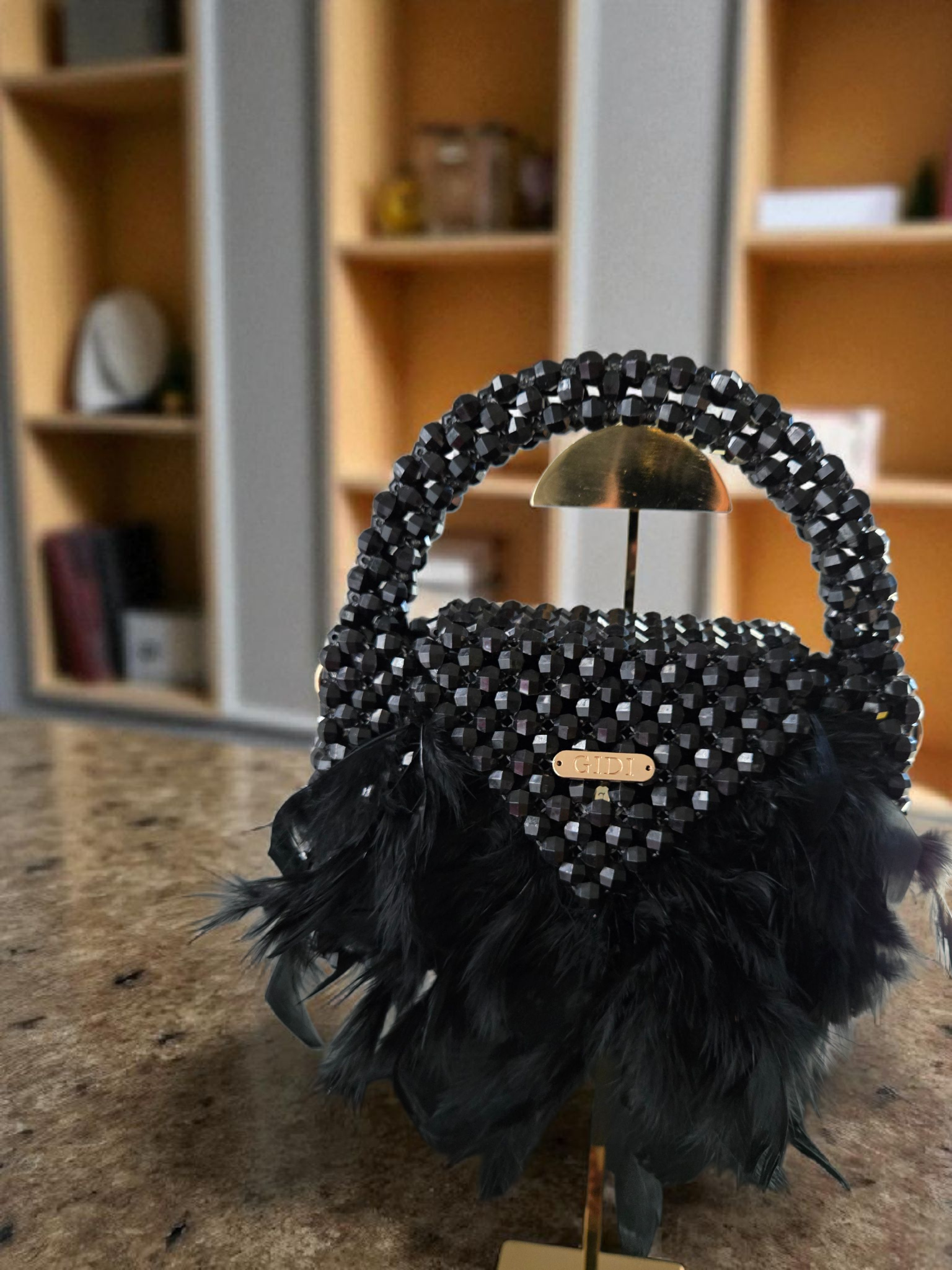 Bolso de mano con plumas y cuentas Gidi Vibes – Bolso de lujo para marcar estilo (Blanco, Rojo, Negro)