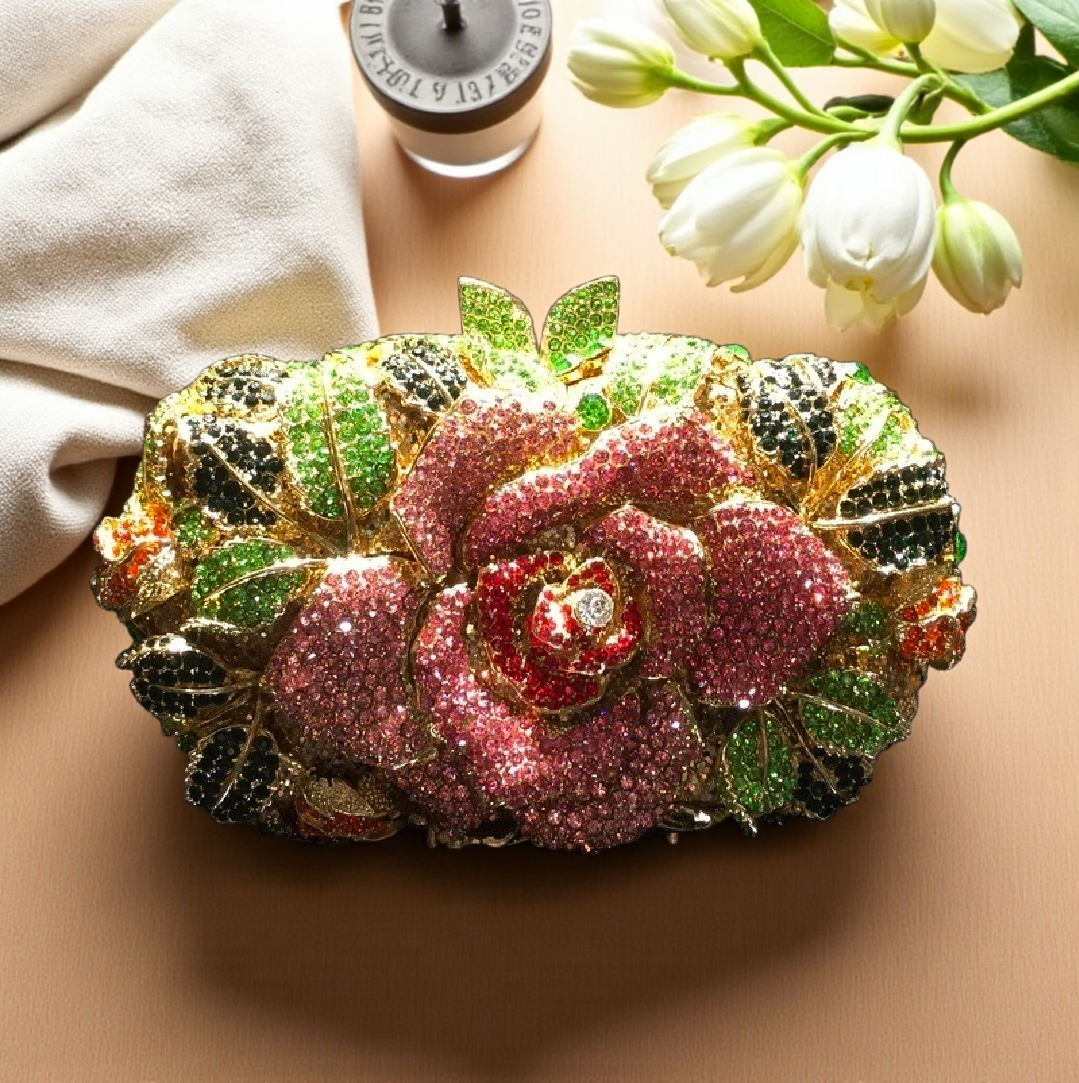 Bolso de mano Crystal Rose para eventos de noche – Lujoso bolso floral con pedrería.