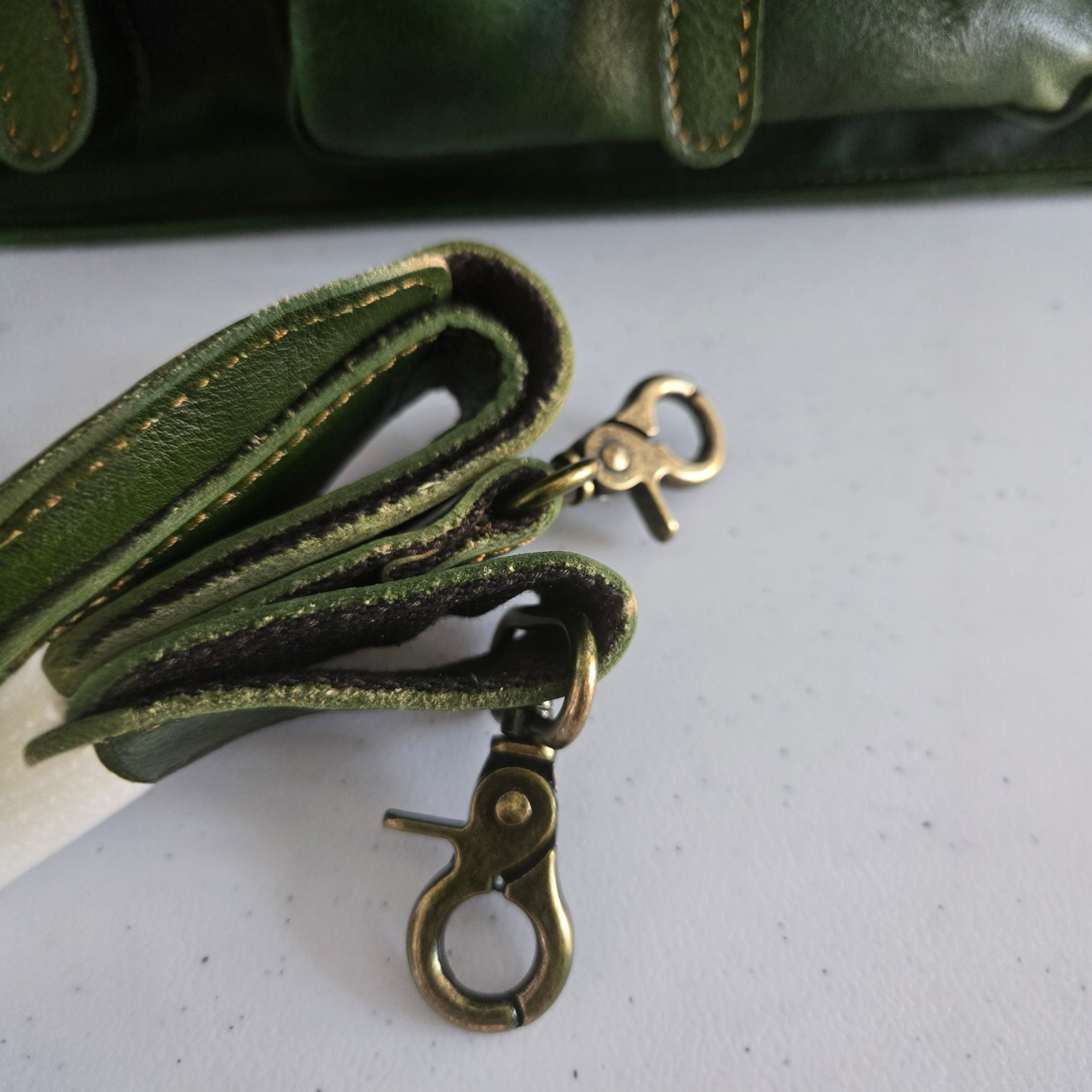 Classic 19" Genuine Leather Travel Bag