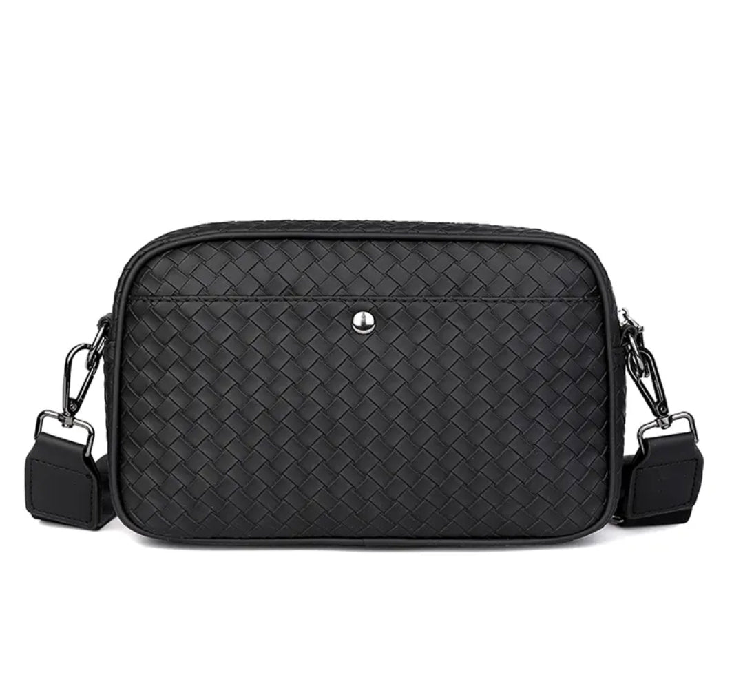 Men’s Woven Pattern Leather Crossbody Bag – Black Minimalist Design